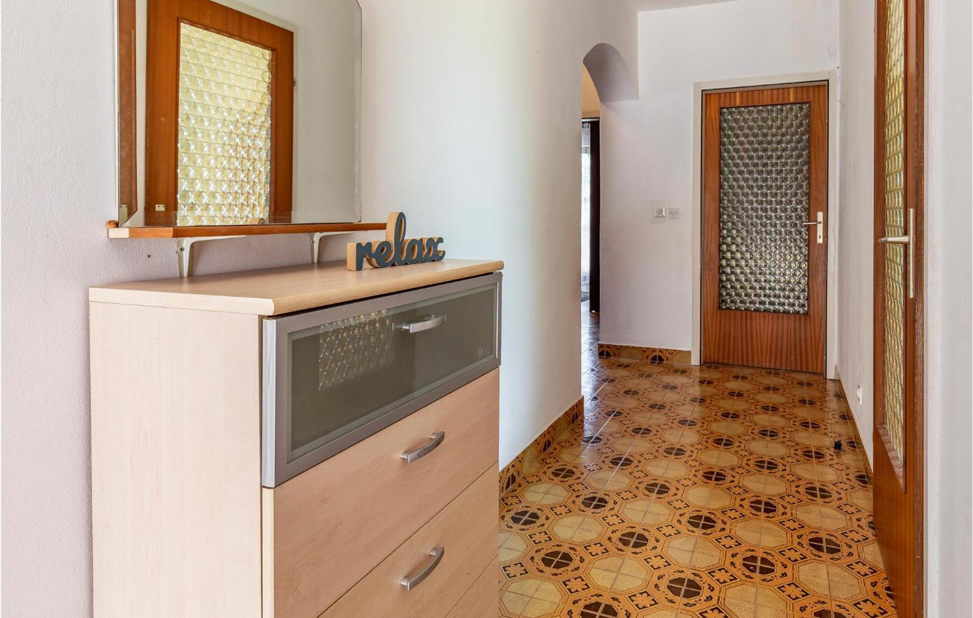 Awesome Apartment In Medulin With Kitchen Exterior foto